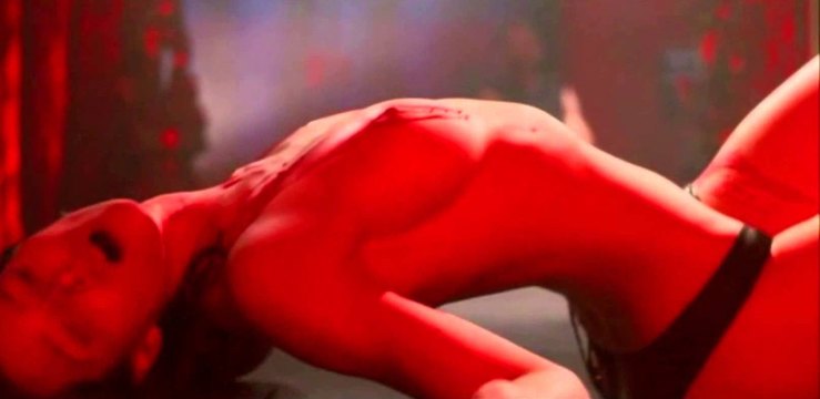 Деми Мур и Натали Портман без одежды: 7 самых горячих сцен стриптиза в кино