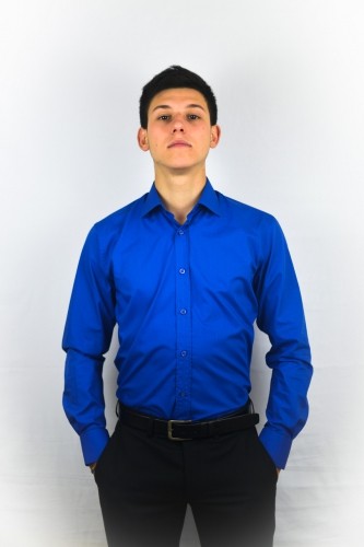 С чем можно сочетать мужскую темно-синюю рубашку?