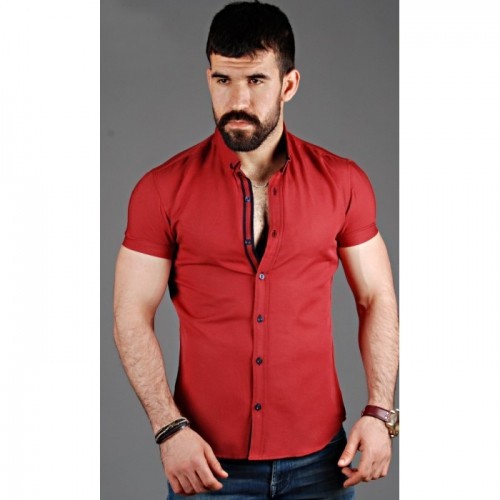C чем сочетать мужcкую красную рубашку?