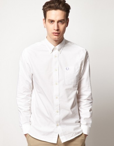 С чем сочетать белую рубашку мужчине?