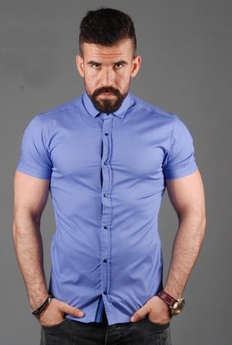 С чем можно сочетать голубую мужскую рубашку?