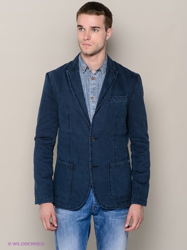 С чем можно комбинировать синий мужской пиджак?