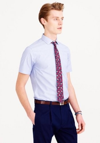 Можно ли носить галстук и рубашку с коротким рукавом?