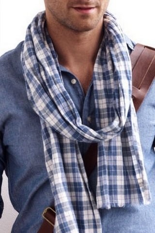 Как подобрать цвет шарфа к одежде? Рекомендации для мужчин