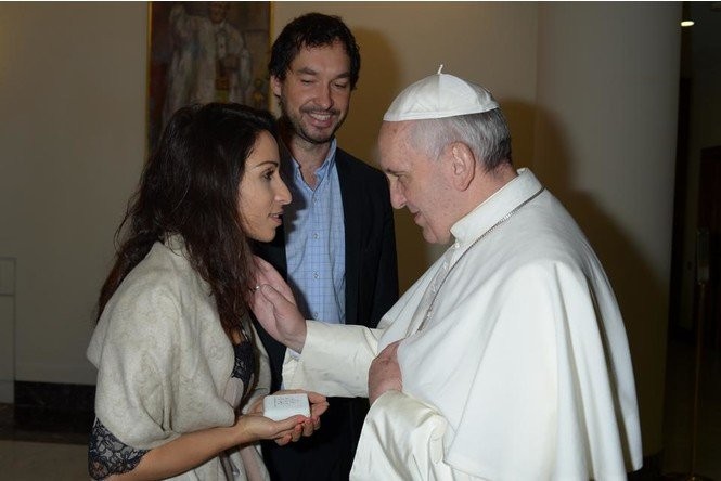 Святые небеса! Девушка с обложки MAXIM Светлана Касьян стала рыцарем ордена Ватикана