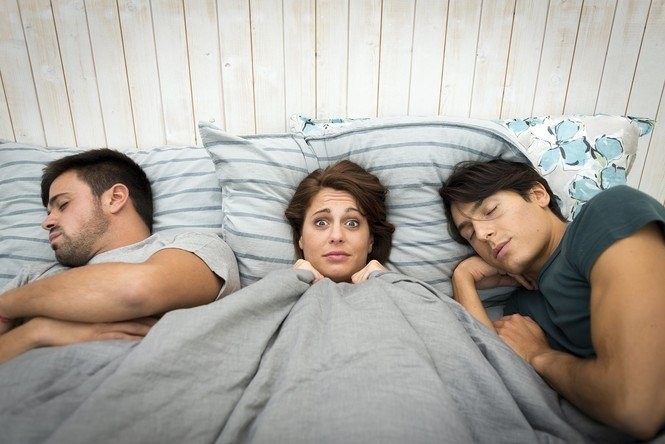 6 случаев, когда женщина врет тебе в постели