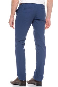 Мужские синие брюки: как сочетать