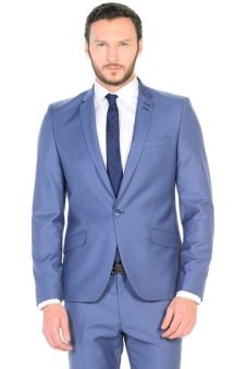 Голубой мужской костюм: изысканные образы для разных поводов
