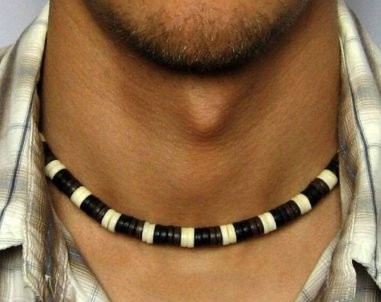 Мужские украшения на шею: лучшие изделия ювелирной или ручной работы