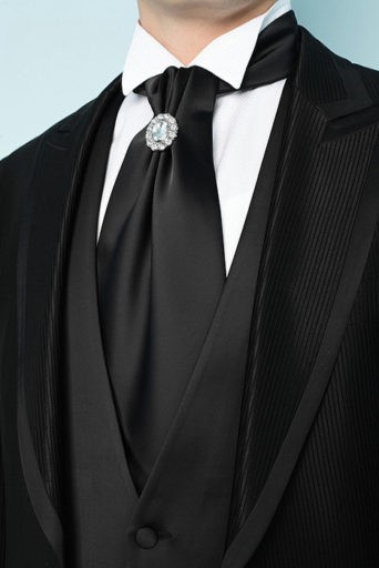 Шейный мужской платок: как завязать и с чем носить