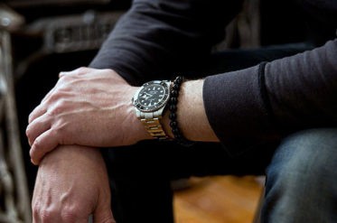 Мужские браслеты на руку: лучшие модели