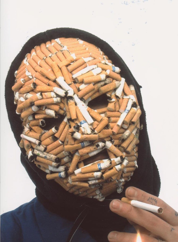 Кто такой Шалва Никвашвили — бельгийско-грузинский художник, который сделал шляпы из мусора для последнего шоу Marni