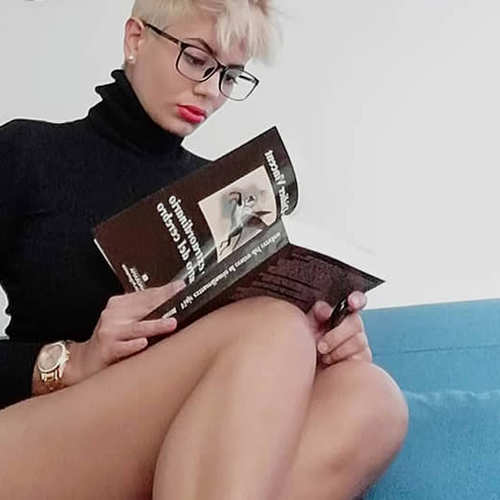 Порно-универ: актриса "взрослого жанра" открыла собственную школу порно