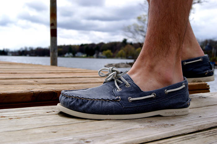 Летние скороходы: трендовая мужская обувь для жаркого времени года