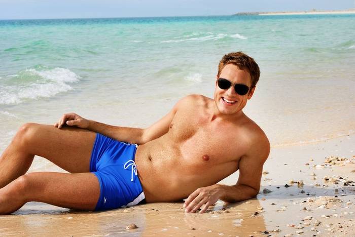 Что надеть на пляж: главные правила мужского летнего гардероба