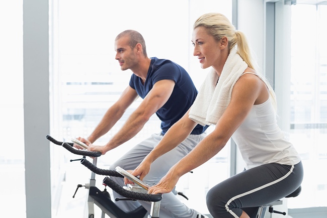 Упражнения на велотренажере, чтобы сбросить вес и повысить выносливость