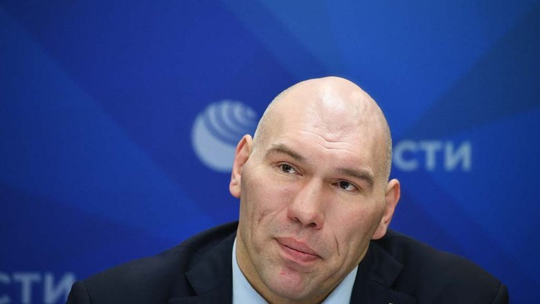 Валуев предостерег Усика от поездки в Крым с чемпионскими поясами