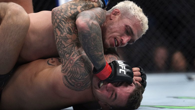 Оливейра задушил Порье и защитил титул чемпиона UFC