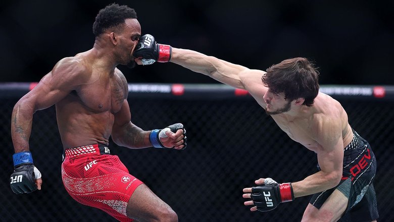 Британец из UFC призвал изменить правила после поражения от Евлоева: «Это бы пошло ММА на пользу»